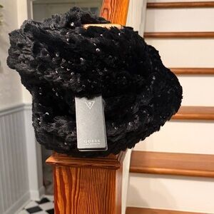 Guess Black Sequin/Fur Infinity  Scarf